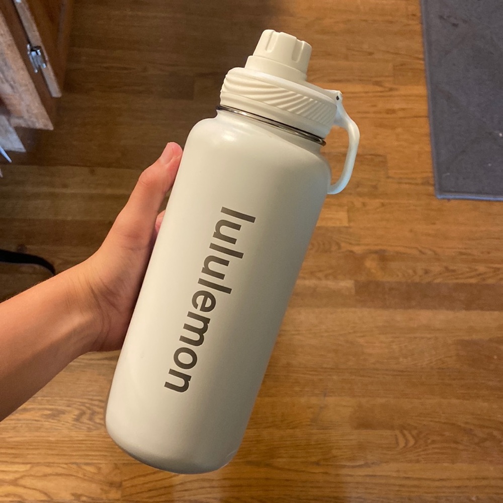 Lululemon water bottle 32oz